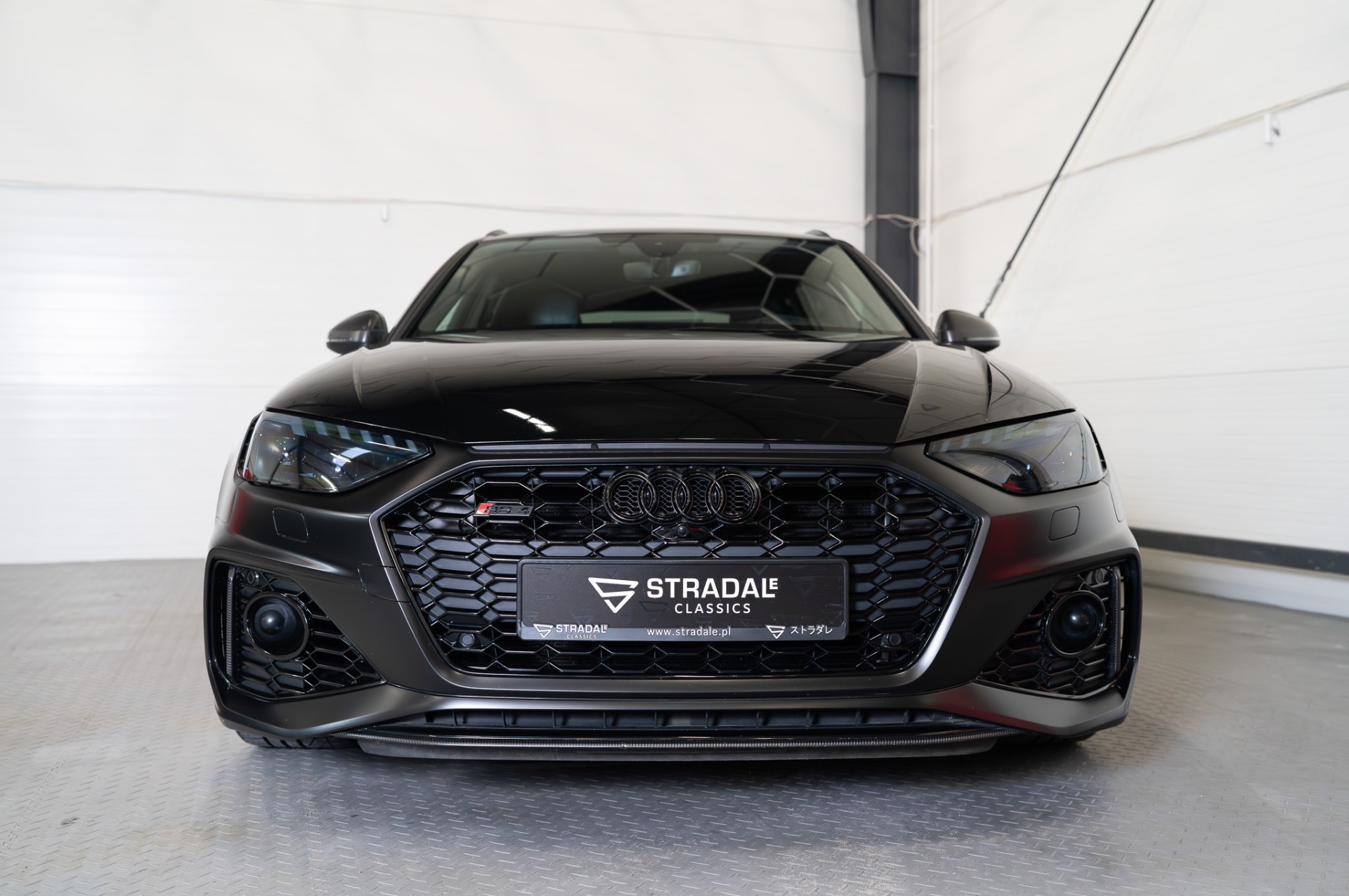 Audi RS4 B9 Avant thumbnail 3