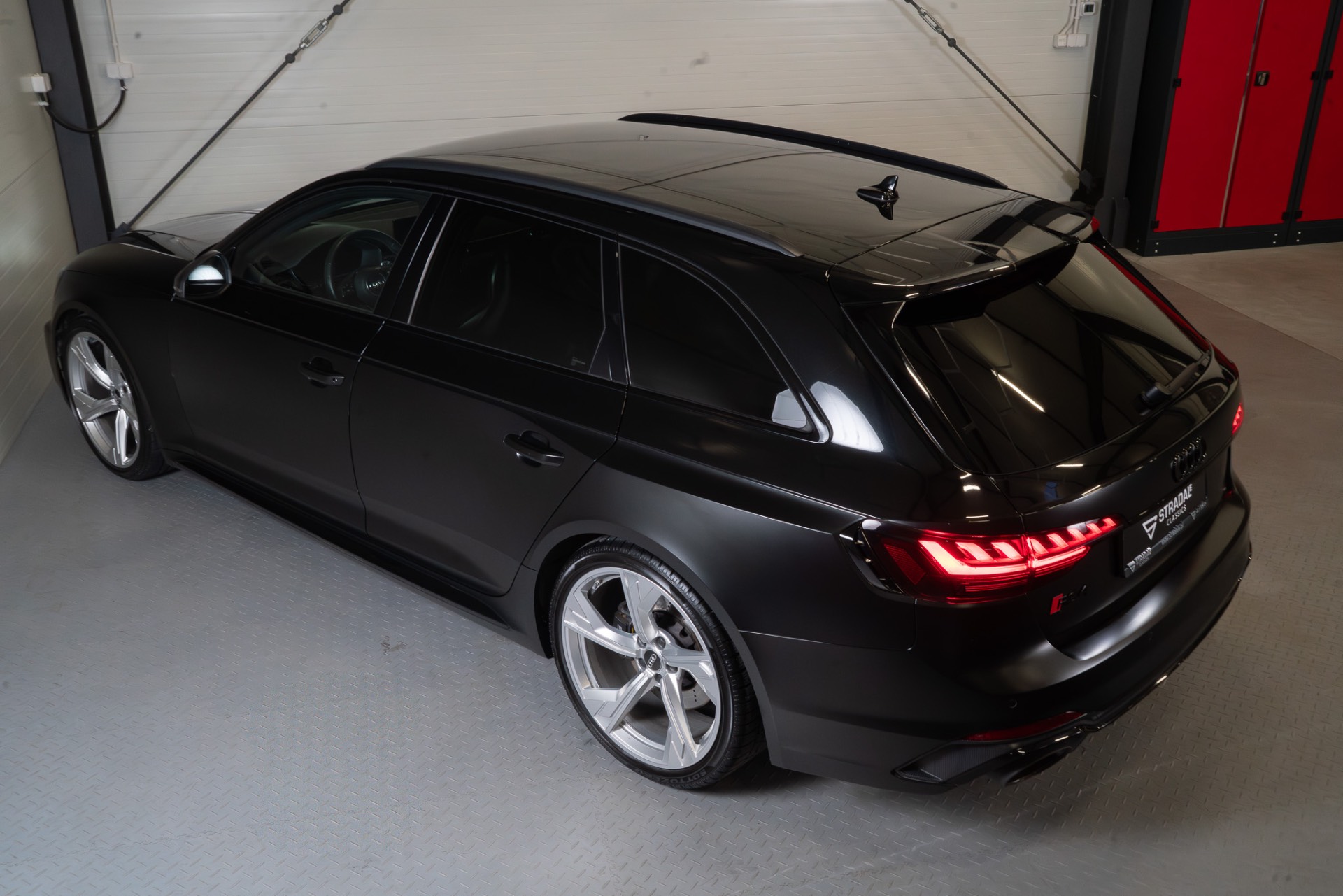 Audi RS4 B9 Avant thumbnail 6