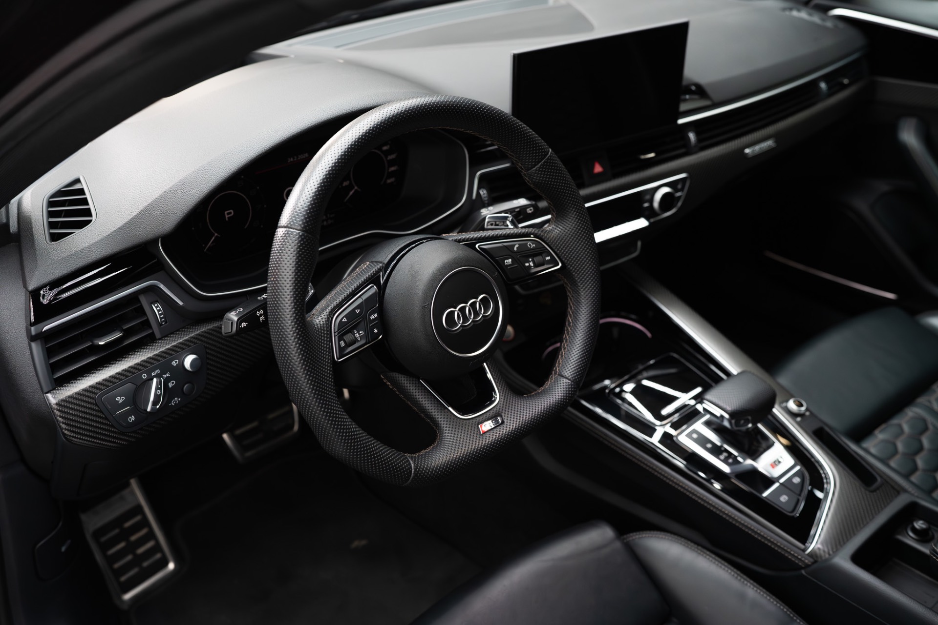 Audi RS4 B9 Avant thumbnail 8