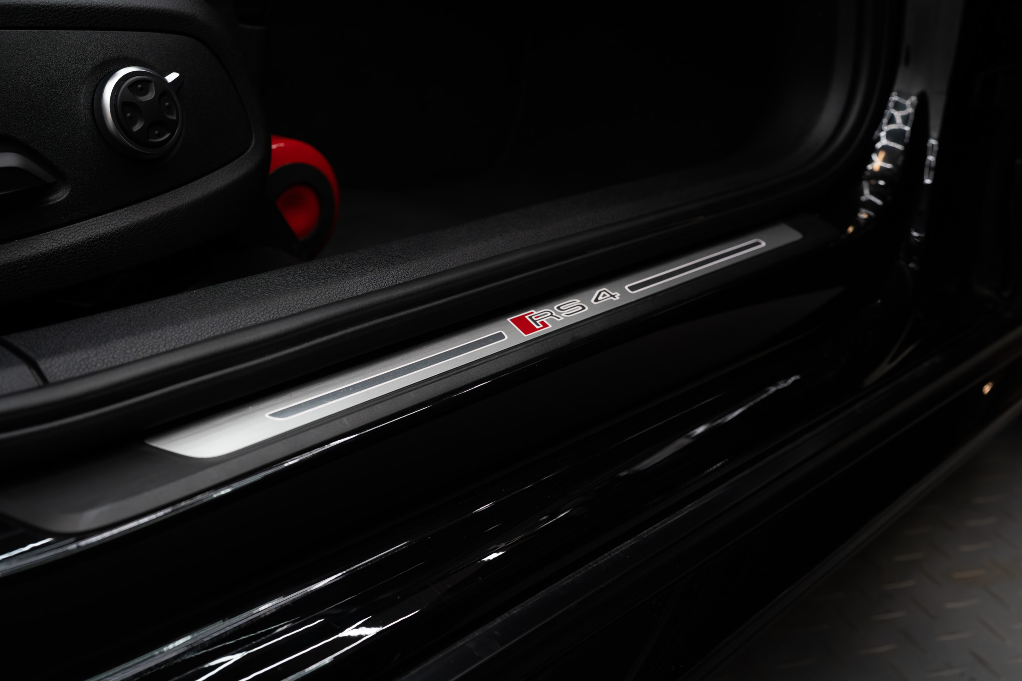 Audi RS4 B9 Avant thumbnail 20